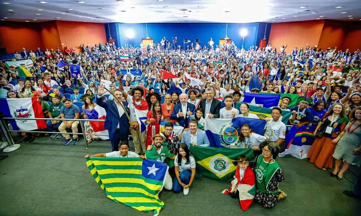 Jovens lançam Carta Compromisso por Educação e Justiça Climática 2 Jovens lançam Carta Compromisso por Educação e Justiça Climática - Imagem do artigo original