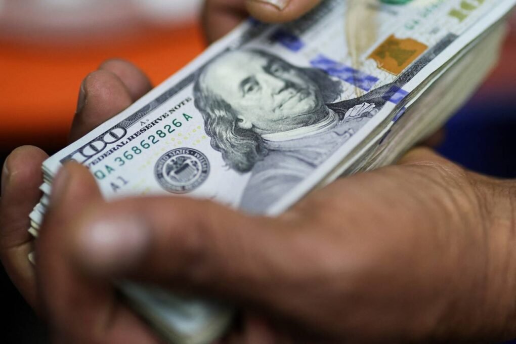 Dólar sobe para R$ 5,50 impulsionado por fiscal e Trump - Imagem do artigo original