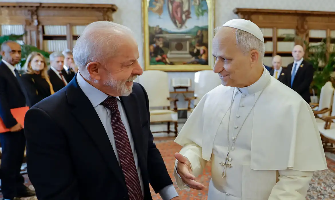 Lula e Papa Leão XIV: Encontro no Vaticano Aborda Desafios Globais 2 Lula e Papa Leão XIV: Encontro no Vaticano Aborda Desafios Globais - Imagem do artigo original