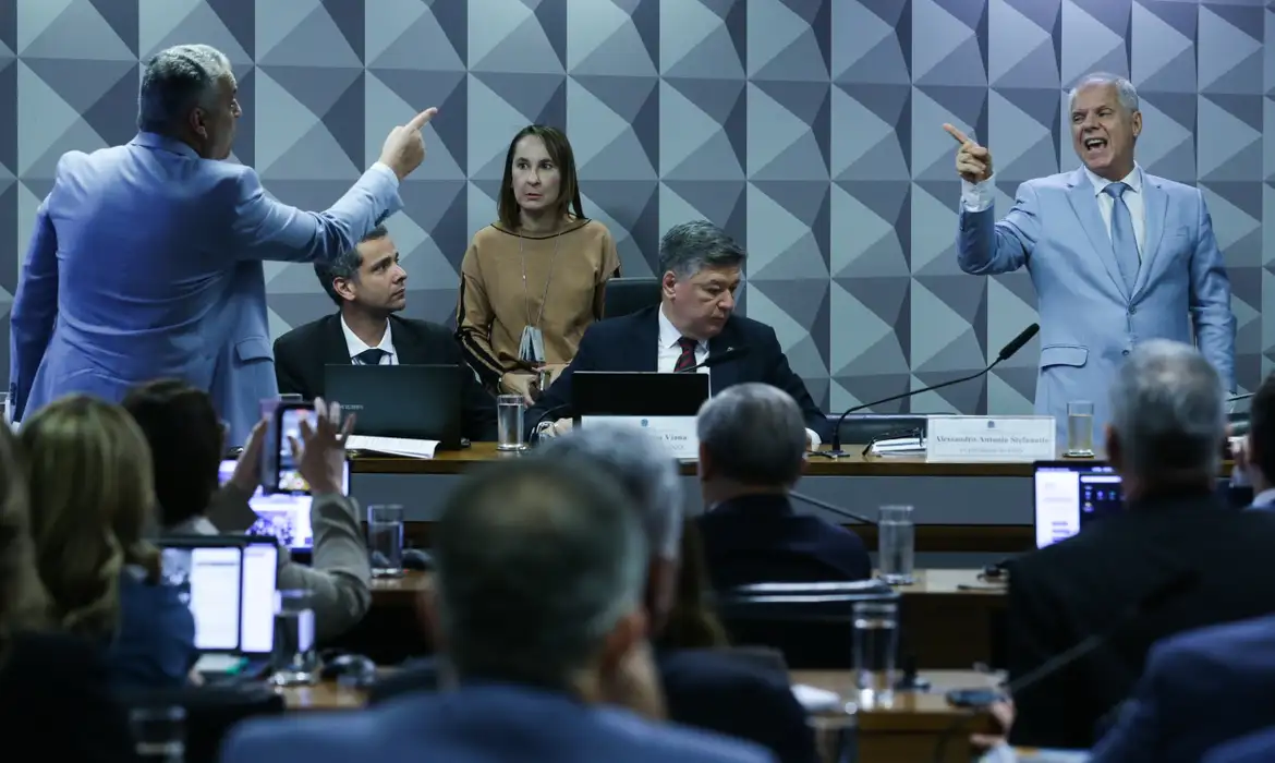 Ex-presidente do INSS se recusa a depor na CPI de Descontos 2 Ex-presidente do INSS se recusa a depor na CPI de Descontos - Imagem do artigo original