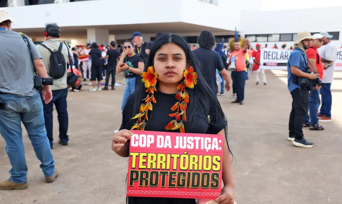 Indígenas em Brasília Reivindicam Demarcação e Ações Climáticas 2 Indígenas em Brasília Reivindicam Demarcação e Ações Climáticas - Imagem do artigo original
