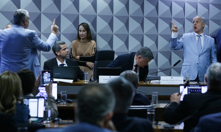 Diálogo Vazado na CPMI: Viana Adverte Relator sobre Stefanutto 2 Diálogo Vazado na CPMI: Viana Adverte Relator sobre Stefanutto - Imagem do artigo original