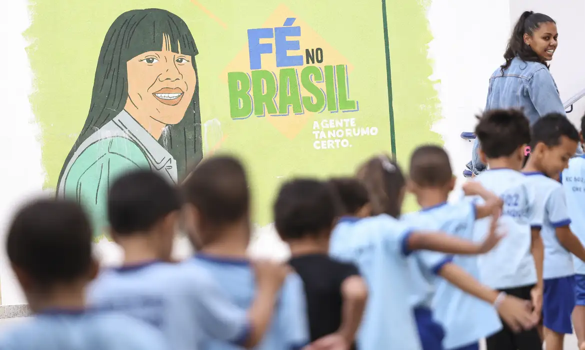 PNE: Novo relatório propõe 7,5% do PIB para educação 2 PNE: Novo relatório propõe 7,5% do PIB para educação - Imagem do artigo original
