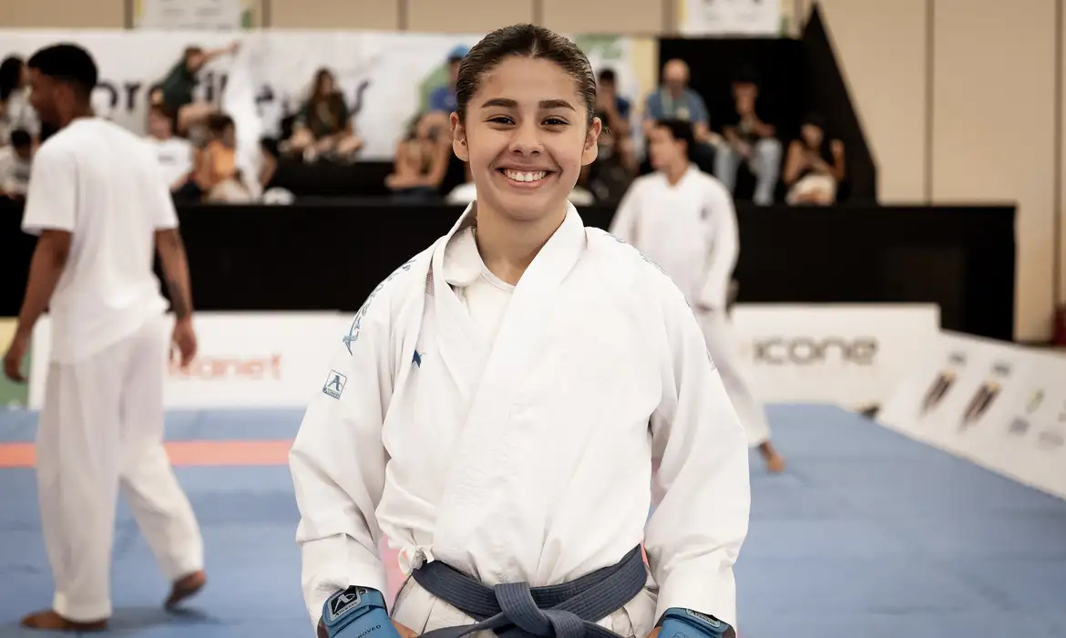 Emilly Amorim disputa JUBs por bicampeonato no karatê 2 Emilly Amorim disputa JUBs por bicampeonato no karatê - Imagem do artigo original