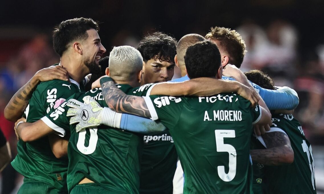 Palmeiras Assume Liderança do Brasileirão Após Virada e Derrota Rubro-Negra 2 Palmeiras Assume Liderança do Brasileirão Após Virada e Derrota Rubro-Negra - Imagem do artigo original