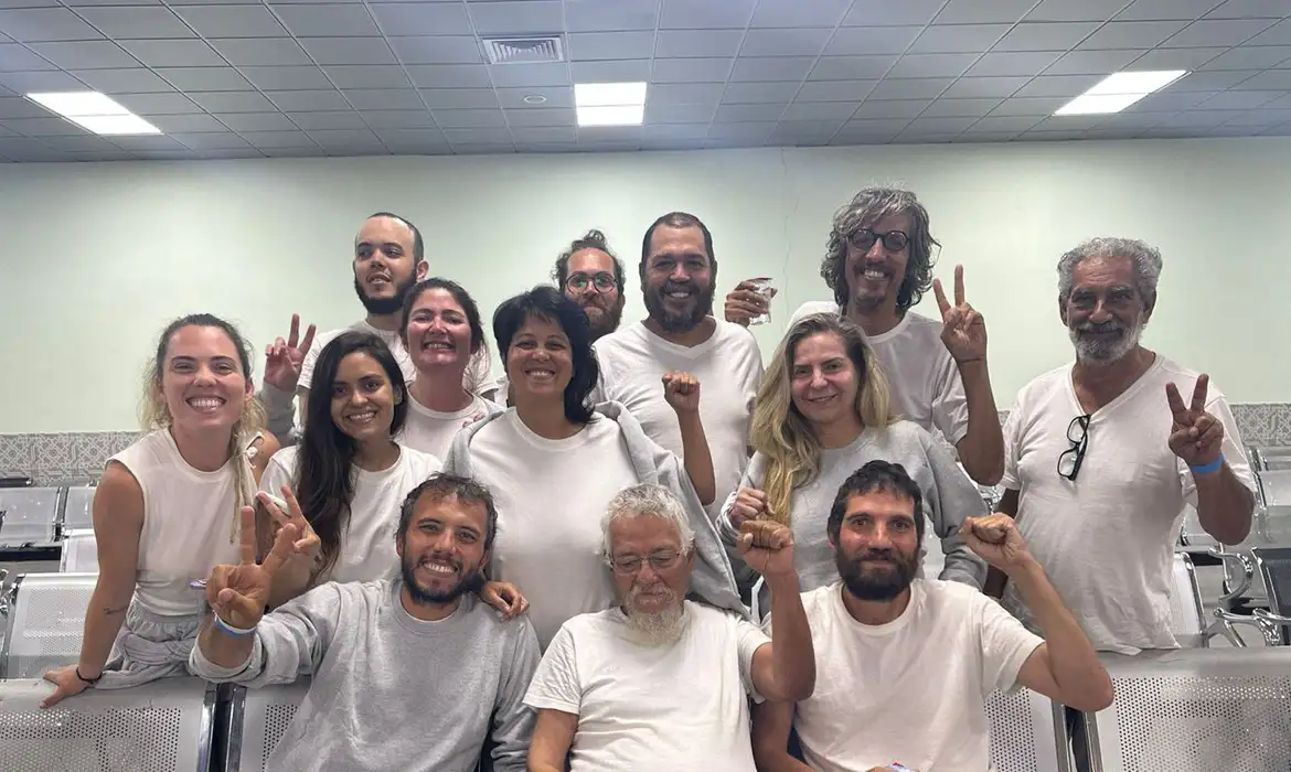 Brasileiros da Flotilha Global Sumud são Libertados na Jordânia - Imagem do artigo original