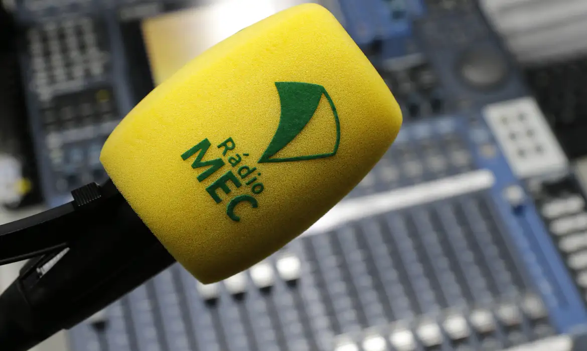 Rádio MEC Lança Novas Crônicas com Ruy Castro e Heloisa Seixas 2 Rádio MEC Lança Novas Crônicas com Ruy Castro e Heloisa Seixas - Imagem do artigo original