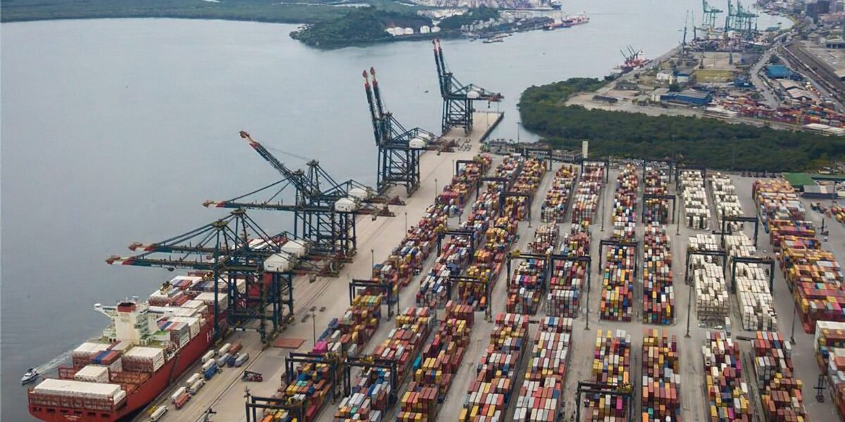 Porto de Santos Bate Recorde Histórico de Cargas em 2025 1 rss featured 16084 1768643781