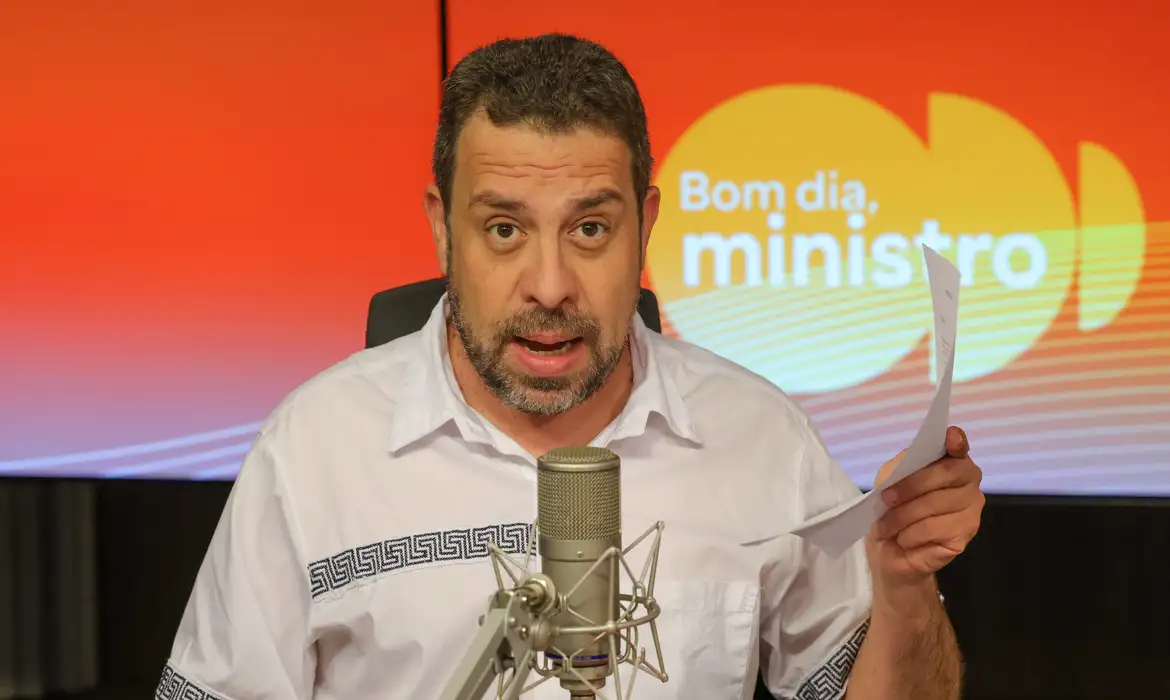 Boulos Defende Fim da Escala 6x1 e Aumento da Produtividade 2 Boulos Defende Fim da Escala 6×1 e Aumento da Produtividade - Imagem do artigo
