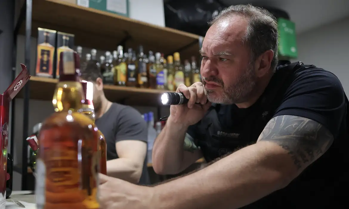 Alerta para o Carnaval: Metanol em Bebidas Preocupa Saúde Pública 2 Alerta para o Carnaval: Metanol em Bebidas Preocupa Saúde Pública - Imagem do artigo original