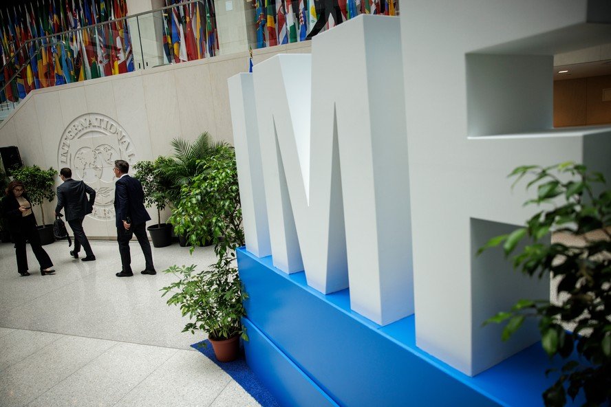 FMI insta Japão a elevar juros e manter imposto sobre vendas - Imagem do artigo original