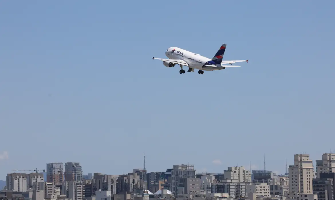 Greve na Argentina Latam: Voos Alterados e Direitos de Passageiros 2 Greve na Argentina Latam: Voos Alterados e Direitos de Passageiros - Imagem do artigo original