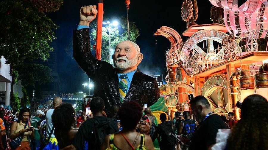 Políticos impulsionam posts sobre desfile de Lula na Sapucaí - Imagem do artigo original