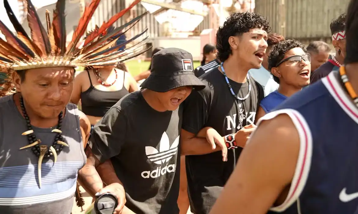 Protesto Indígena: Desestatização de Hidrovias em Santarém - Imagem do artigo original
