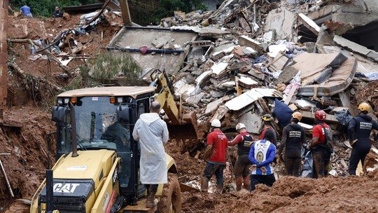 Trump Tenta Reverter Impopularidade em Discurso-Show 2 Trump Tenta Reverter Impopularidade em Discurso-Show - Imagem do artigo original