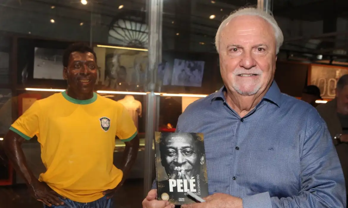 Livro revela o “melhor Pelé” fora de campo, diz amigo - Imagem do artigo original