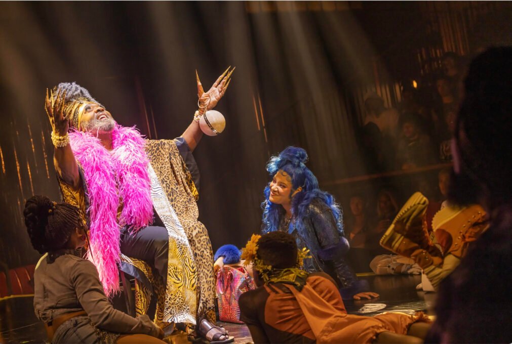 Novos Espetáculos da Broadway Brilham na Primavera 2 Novos Espetáculos da Broadway Brilham na Primavera - Imagem do artigo