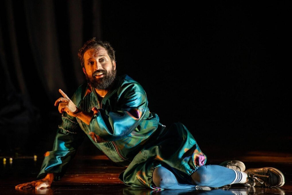 O Céu da Língua com Gregorio Duvivier no Teatro Bradesco 2 O Céu da Língua com Gregorio Duvivier no Teatro Bradesco - Imagem do artigo