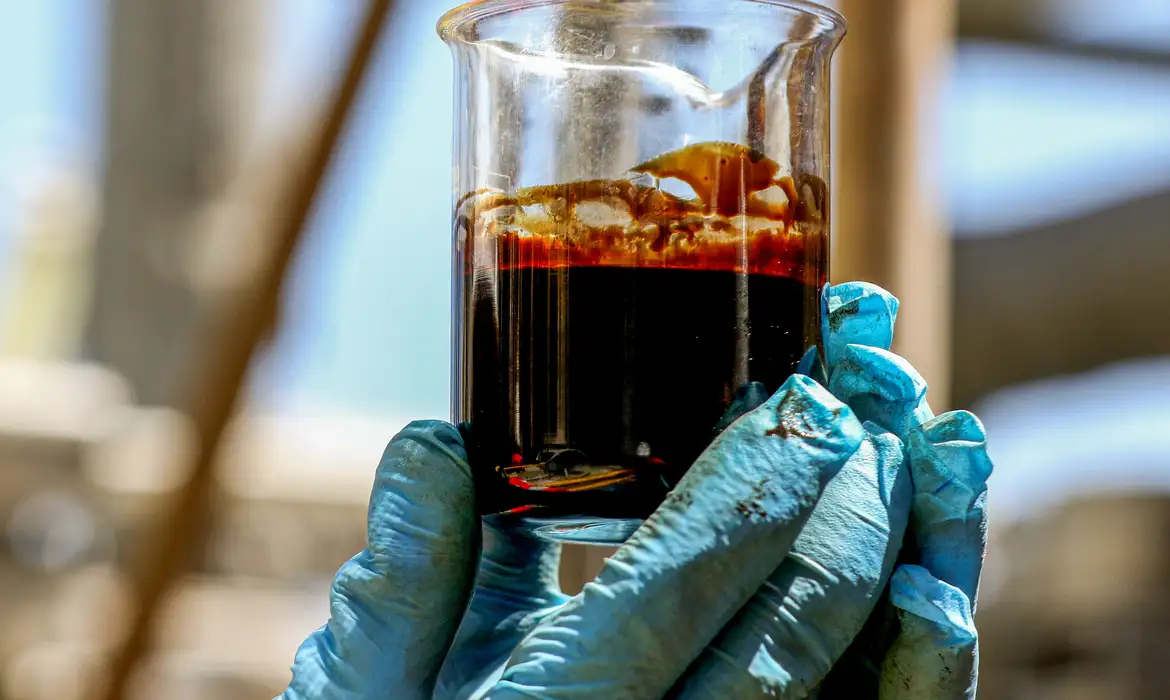 Preço do Petróleo Dispara Após Pronunciamento de Trump - Imagem do artigo original