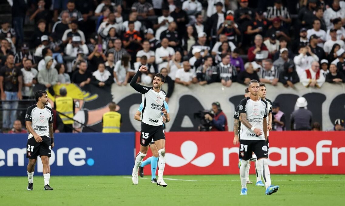 Corinthians mantém 100% na Libertadores ao vencer Santa Fe 2 Corinthians mantém 100% na Libertadores ao vencer Santa Fe - Imagem do artigo original
