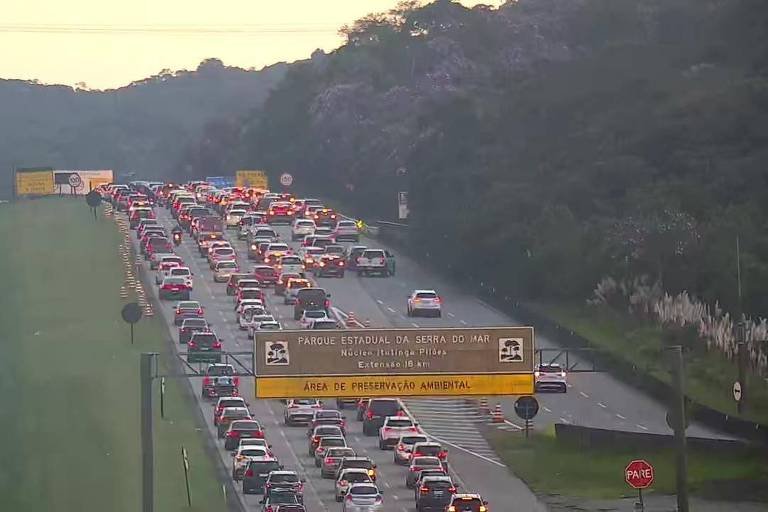 Trânsito Feriado Tiradentes: Estradas de SP com Picos de Fluxo - Imagem do artigo original