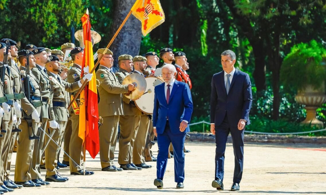 Lula alerta sobre riscos de bets e big techs para famílias - Imagem do artigo original