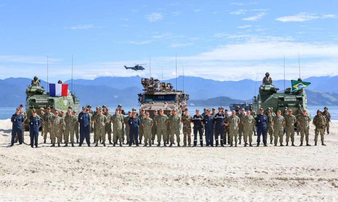 Marinha Francesa e do Brasil em Missão de Treinamento no RJ - Imagem do artigo original