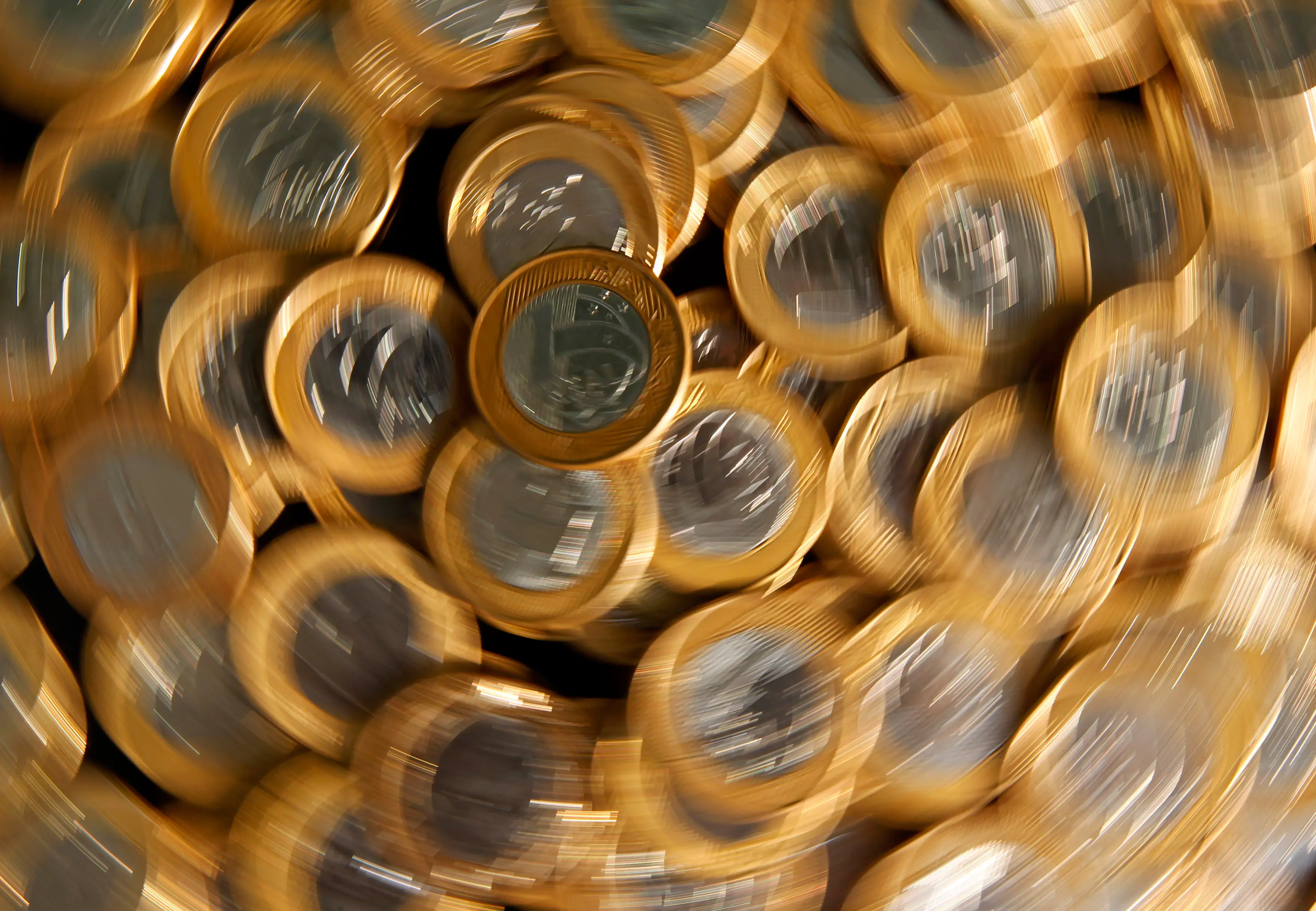 Taxas de Juros: Mercado Financeiro Reage a Varejo e Exterior 2 Taxas de Juros: Mercado Financeiro Reage a Varejo e Exterior - Imagem do artigo