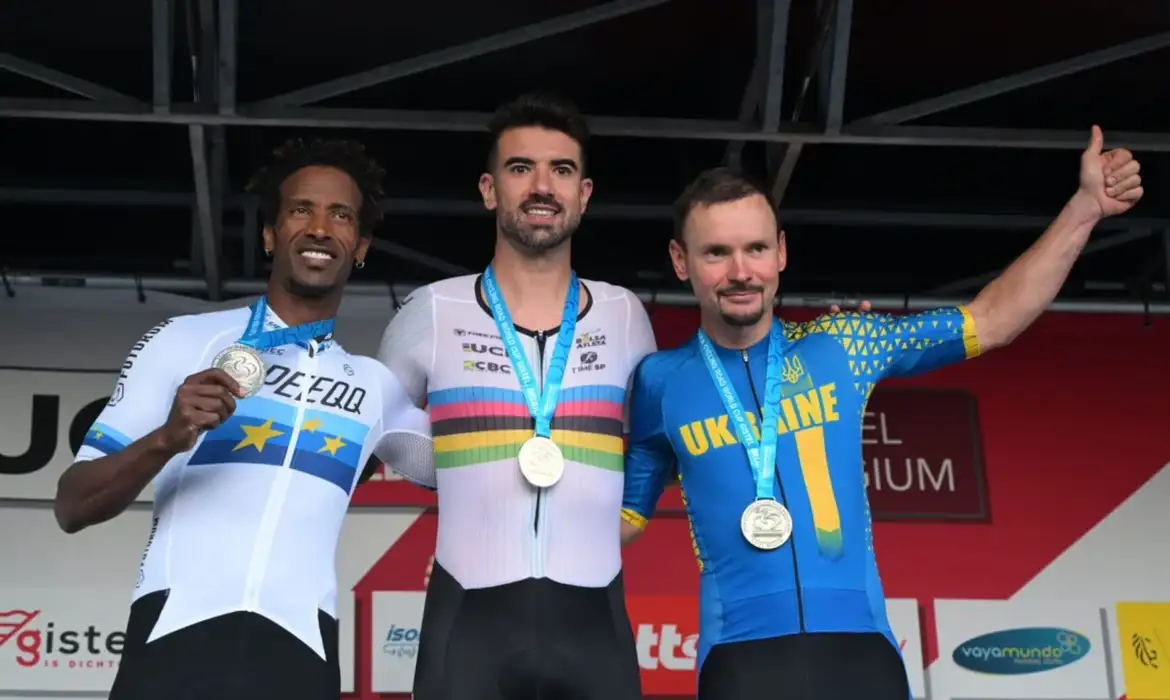 Lauro Chaman Conquista Ouro Inédito na Copa do Mundo de Ciclismo - Imagem do artigo original