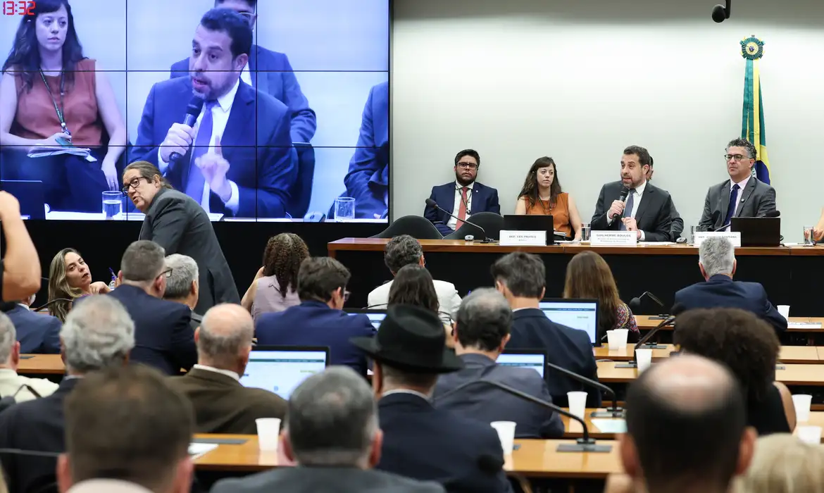Boulos critica compensação a empresas por fim da escala 6×1 - Imagem do artigo original