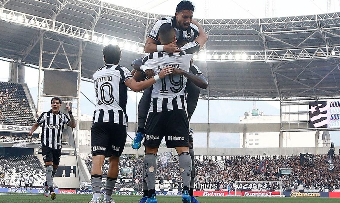 Botafogo vence Corinthians com hat-trick de Arthur Cabral - Imagem do artigo original