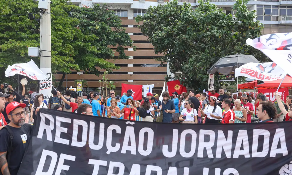Escala 6×1: Debate sobre Redução da Jornada de Trabalho no Brasil - Imagem do artigo original