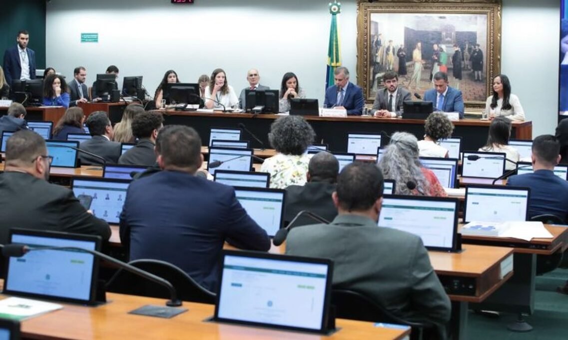 CCJ da Câmara adia votação de PEC da Maioridade Penal - Imagem do artigo original