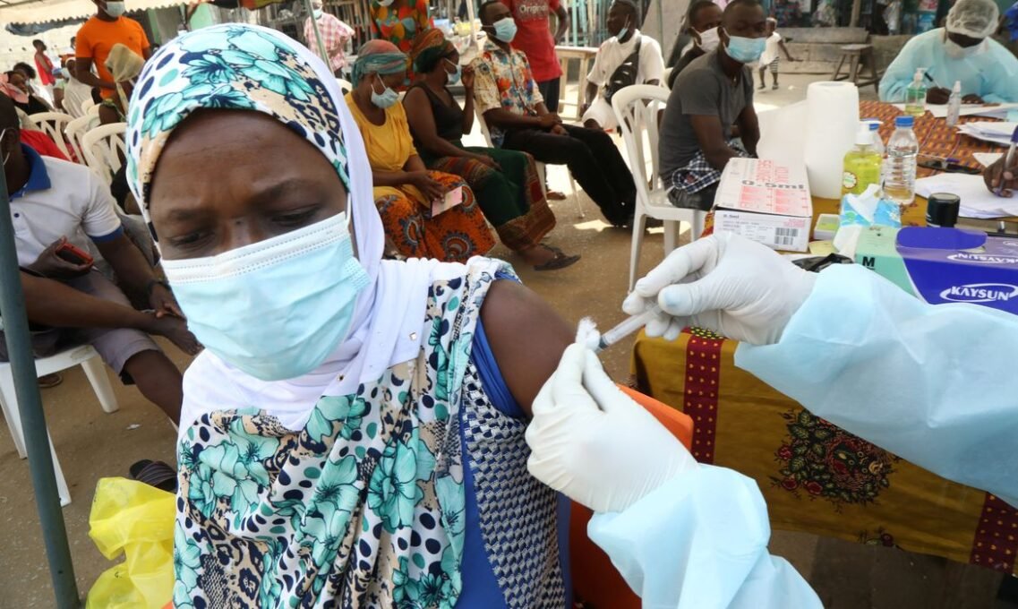 Vacina Ebola África: Prazo de 9 Meses para Aplicação 2 Vacina Ebola África: Prazo de 9 Meses para Aplicação - Imagem do artigo original
