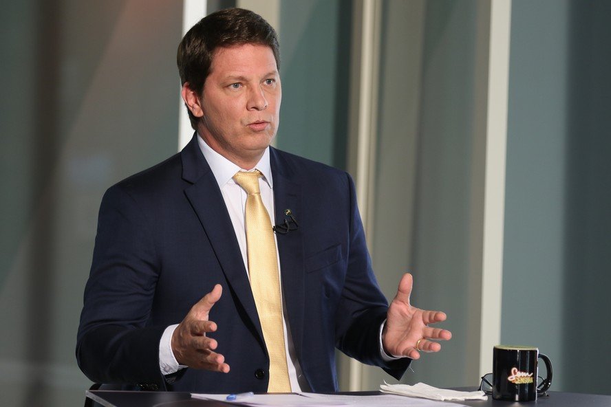 Ex-funcionária de Mario Frias Revela Repasses Salariais - Imagem do artigo original