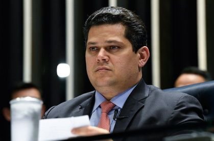 PEC 6×1: Alcolumbre adia tramitação no Senado e busca consenso - Imagem do artigo original