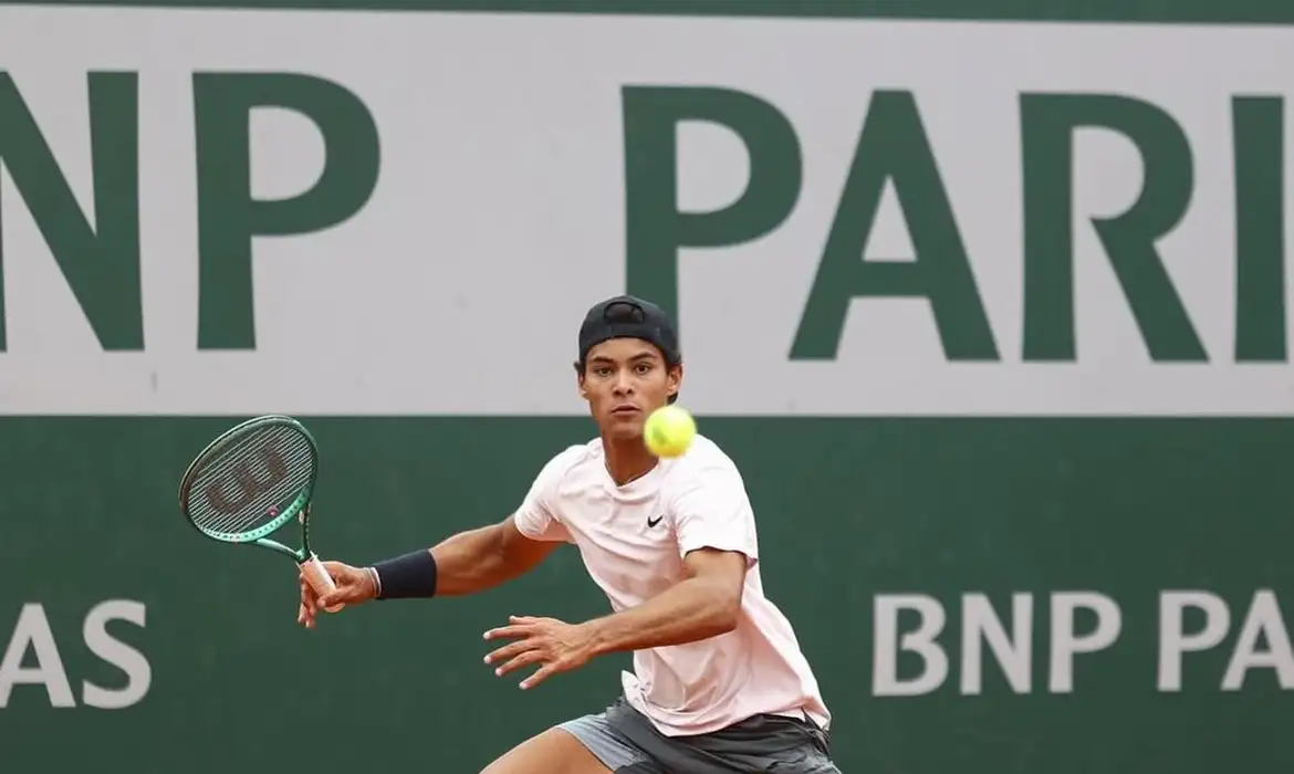 Guto Miguel alcança final juvenil de Roland Garros - Imagem do artigo original