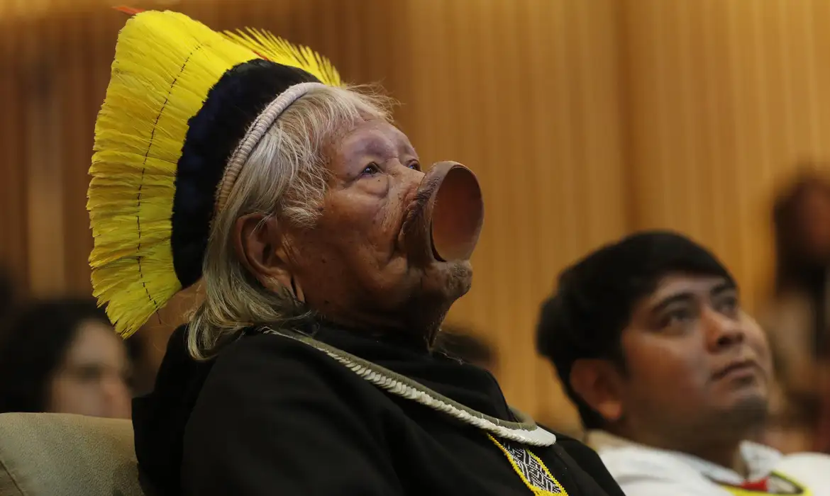 Cacique Raoni apresenta melhora clínica e respira sem aparelhos - Imagem do artigo original