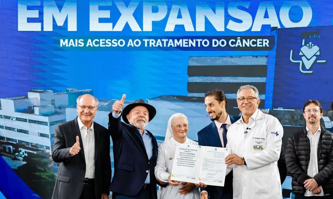 Lula entrega radioterapia em São Paulo e reforça saúde - Imagem do artigo original