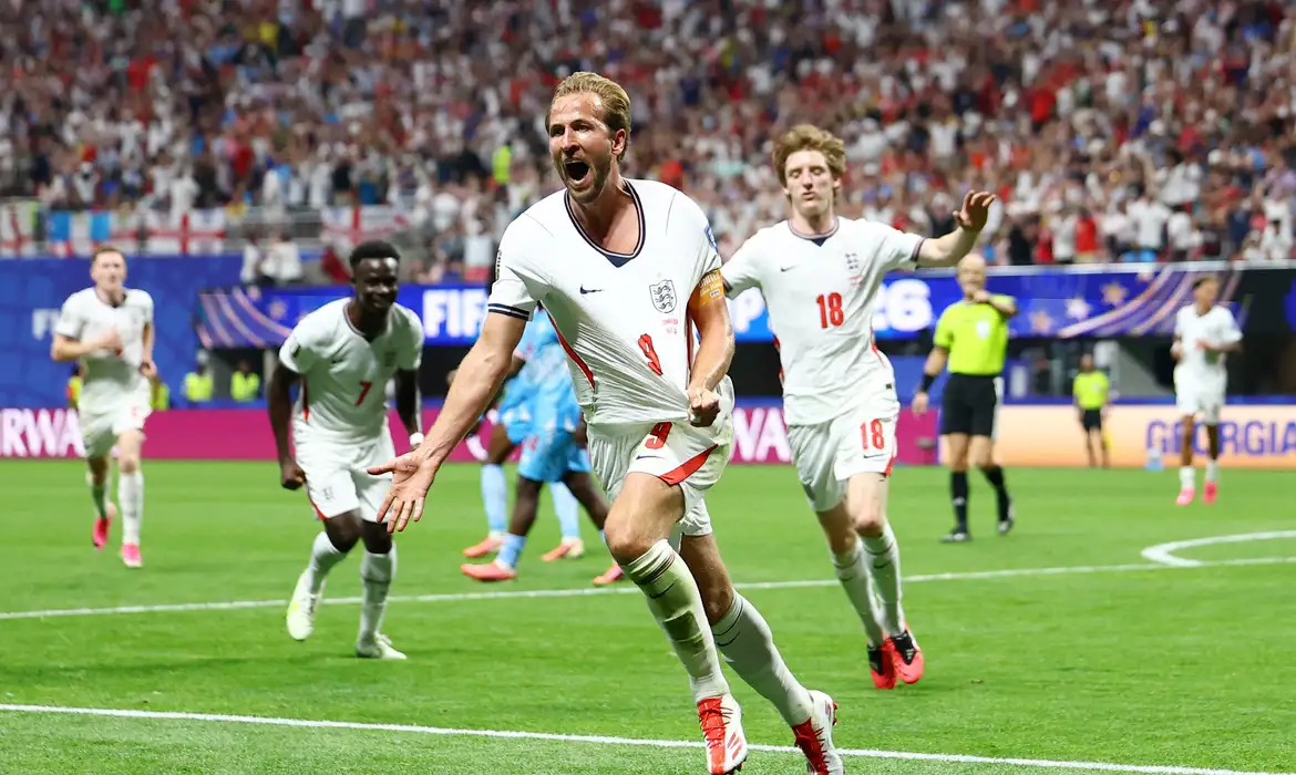 Inglaterra avança às Oitavas com 2 gols de Kane contra RD Congo 2 Inglaterra avança às Oitavas com 2 gols de Kane contra RD Congo - Imagem do artigo original