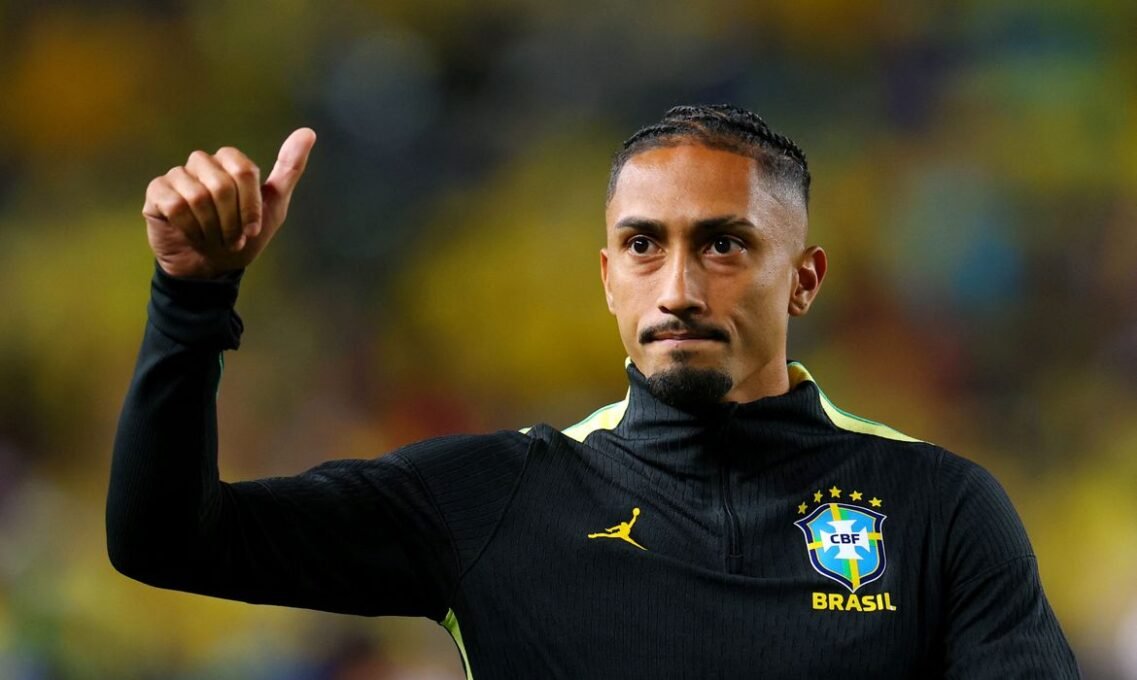 Raphinha Volta a Treinar Pela Seleção e Anima Copa do Mundo - Imagem do artigo original