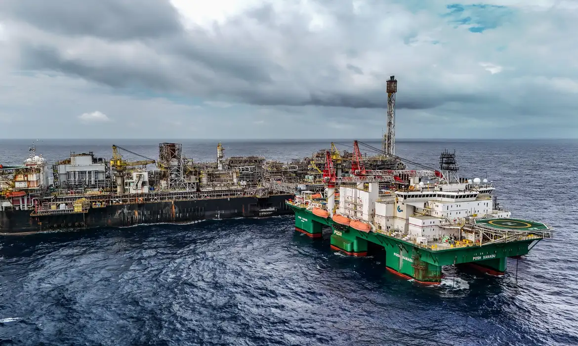 Governo estende imposto de 12% sobre exportação de petróleo - Imagem do artigo original