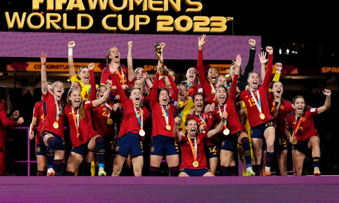 Espanha pode unificar títulos mundiais inéditos no futebol - Imagem do artigo original