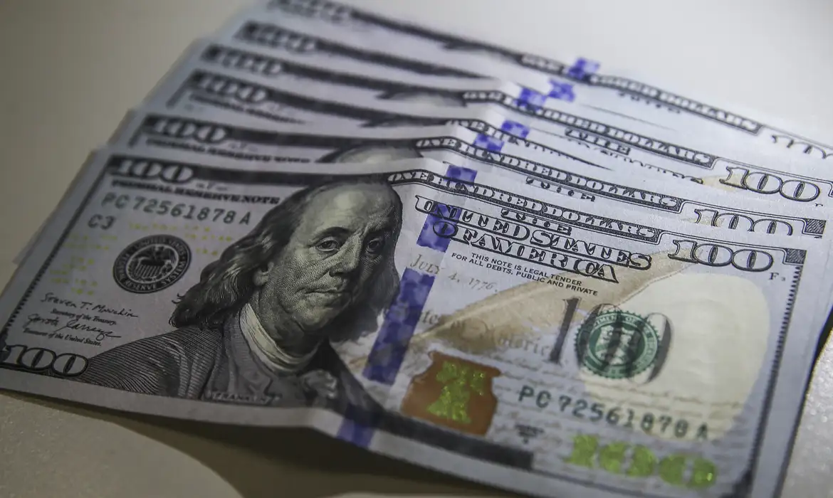 Dólar fecha estável em R$ 5,08 com Ibovespa em queda - Imagem do artigo original
