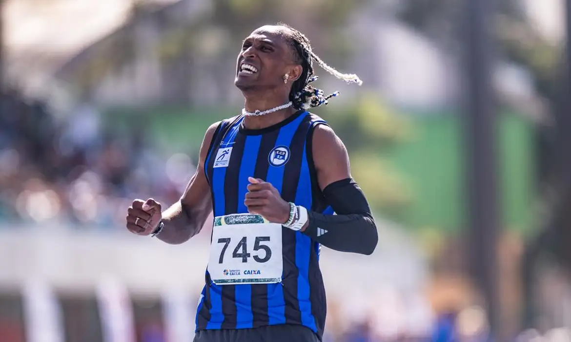 Alison dos Santos Vence 400m Barreiras com Melhor Marca Mundial 2026 - Imagem do artigo original