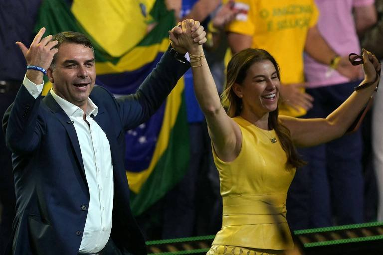 Datafolha: Flávio Bolsonaro Enfrenta Desafio no Eleitorado Feminino - Imagem do artigo original