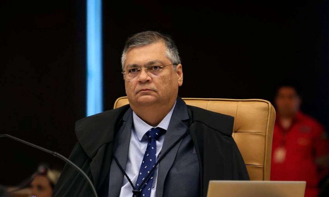 STF: Flávio Dino autoriza novo inquérito da PF contra Lulinha - Imagem do artigo original