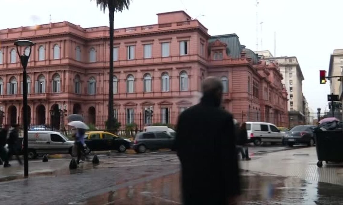 Milei Recua em Venda de Terras a Estrangeiros na Argentina - Imagem do artigo original