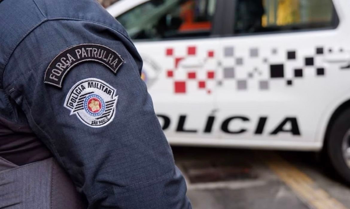 PMs detêm motorista de ônibus em SP após desentendimento 2 PMs detêm motorista de ônibus em SP após desentendimento - Imagem do artigo original
