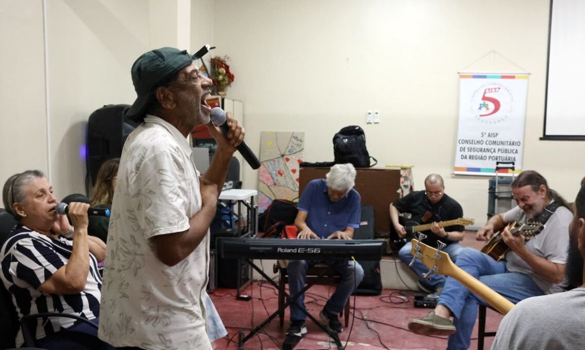 Harmonia Enlouquece, grupo de pacientes, lança novo álbum 2 Harmonia Enlouquece, grupo de pacientes, lança novo álbum - Imagem do artigo original